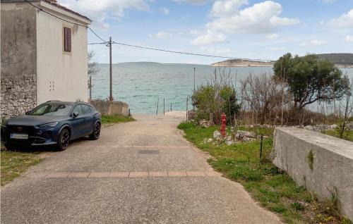 Martinscica Apartment | 1 Bedroom Awesome Apartment In Martinscica