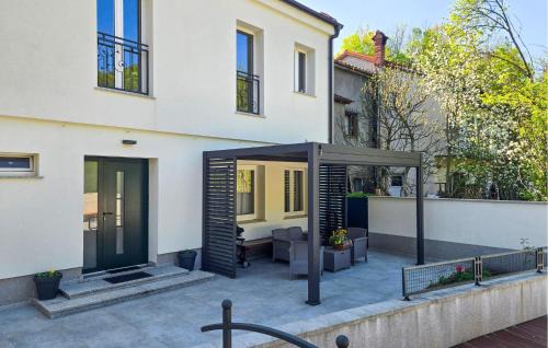 Sarsoni House | 1 Bedroom Cozy Home In Lukezi