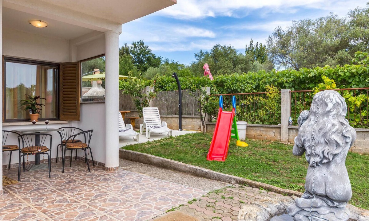 Peruski Apartment | 1 bedroom gorgeous apartment in Marcana