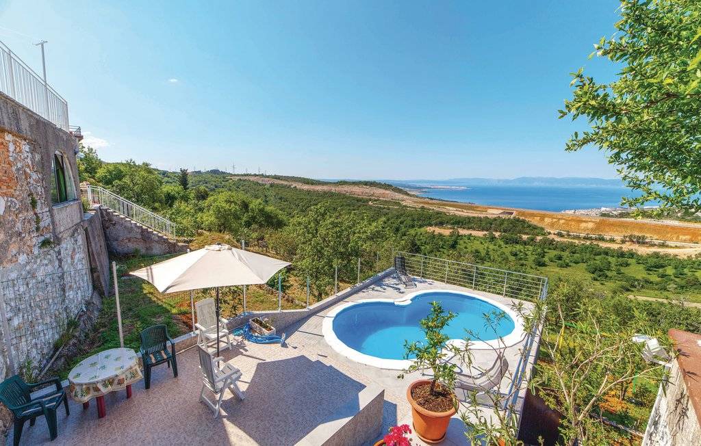 Praputnjak Apartment | 2 bedroom accommodation in Krasica