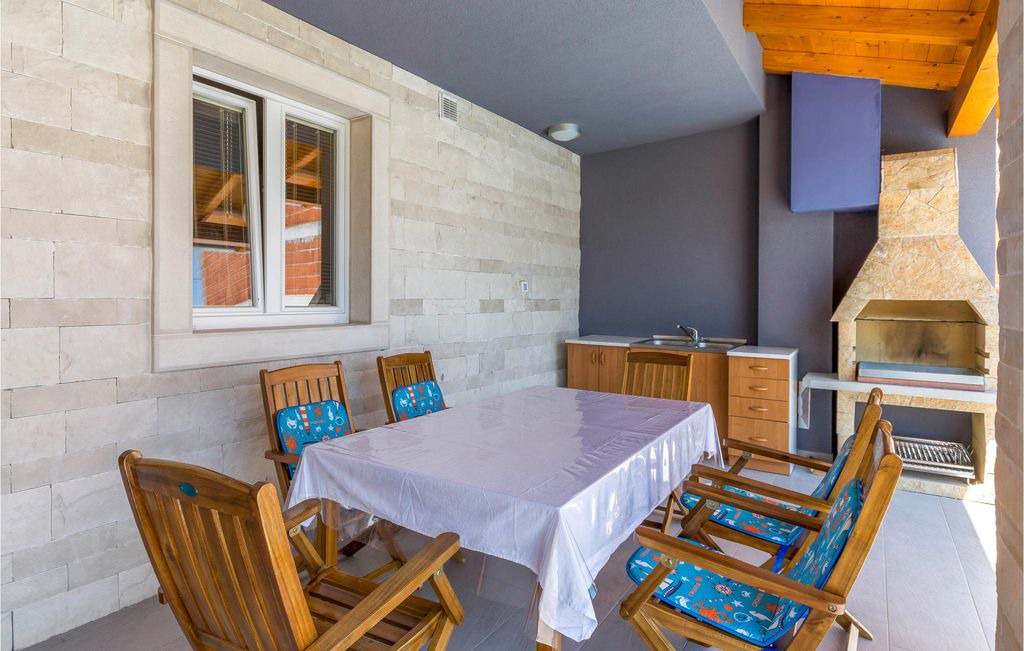 Bratulici House | 2 bedroom accommodation in Bratulici