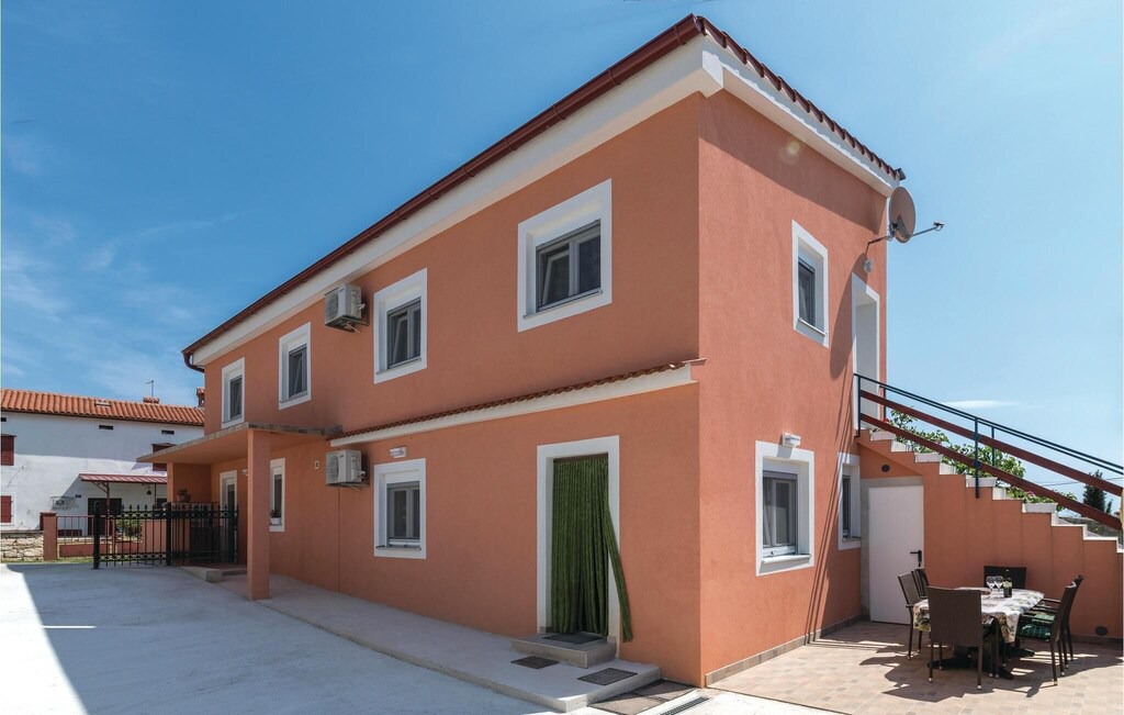Mali Vareski Apartment | 2 bedroom accommodation in Peruski