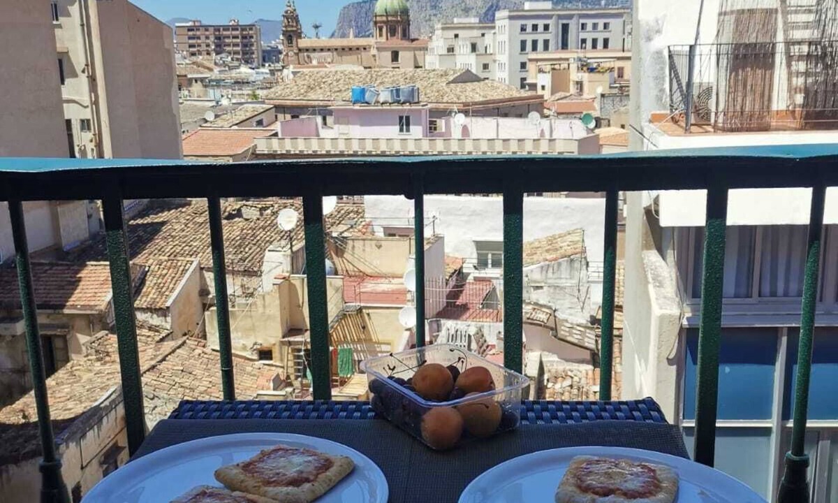 Centro Storico Apartment | 2 Bedroom Apartment in Palermo