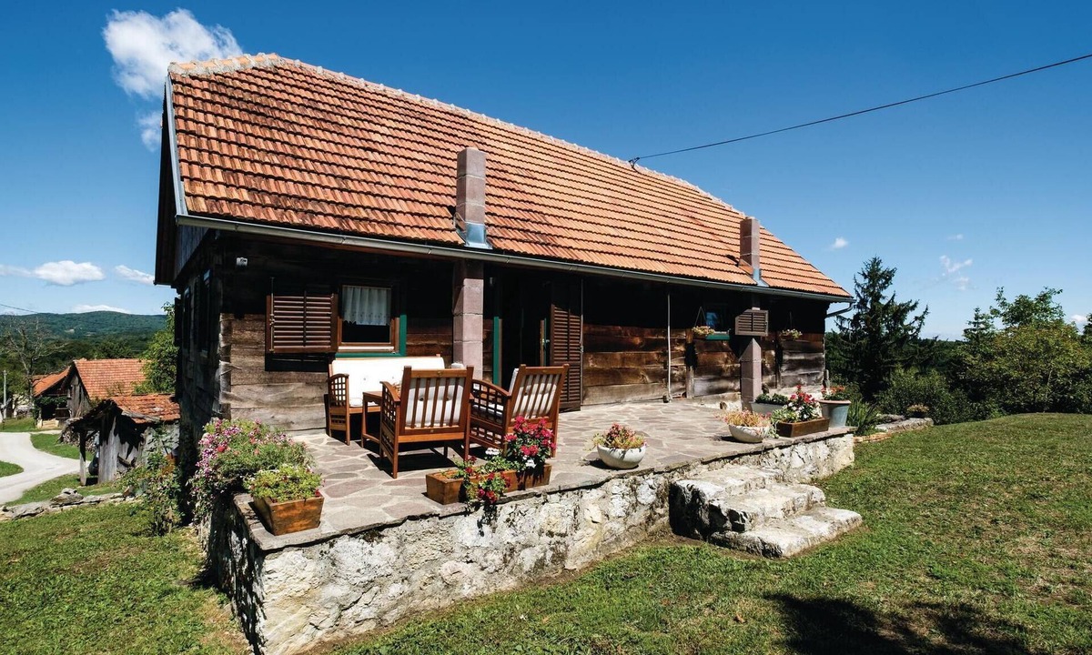 Ozalj House | 2 bedroom pet friendly home in Ozalj
