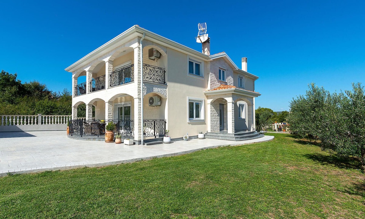 Kastel Apartment | 2 bedroom stunning apartment in Buje