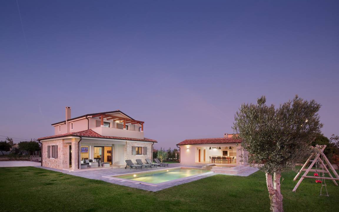 Divsici Villa | 250 m² Villa ∙ 4 bedrooms ∙ 8 guests