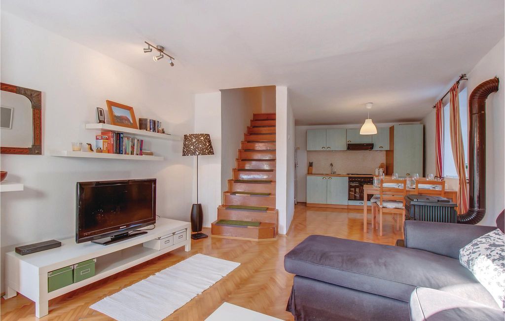 Miholascica Apartment | 3 bedroom accommodation in Miholascica