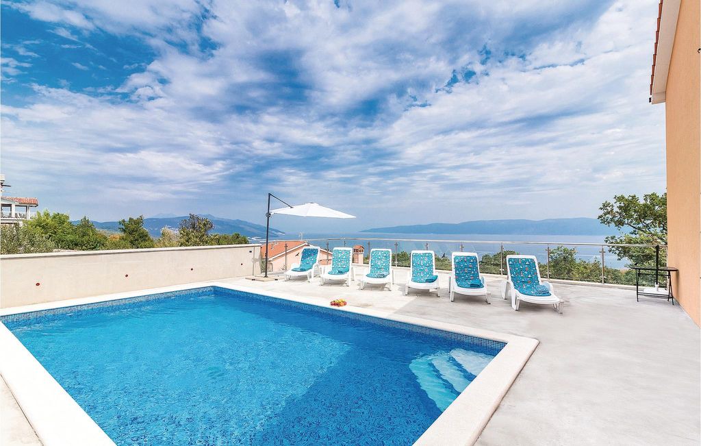 Crni House | 3 bedroom accommodation in Labin