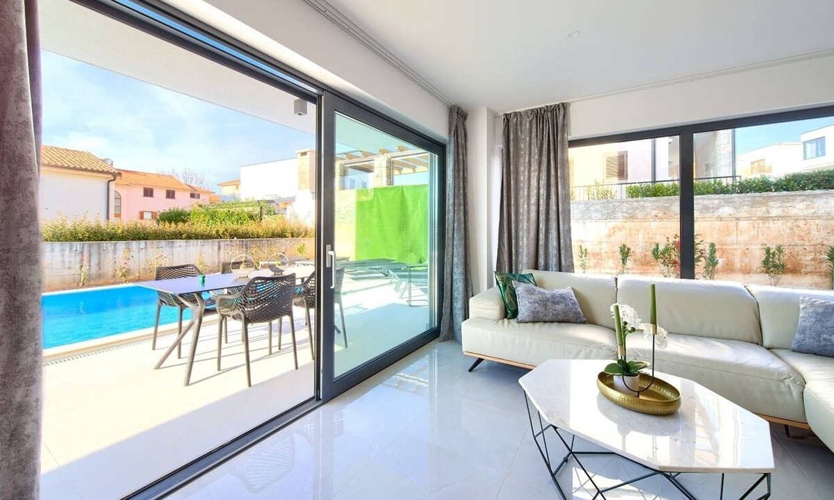 Bogovici Apartment | 3-bedroom apartment in charming Radići with WiFi, AC. Enjoy your stay
