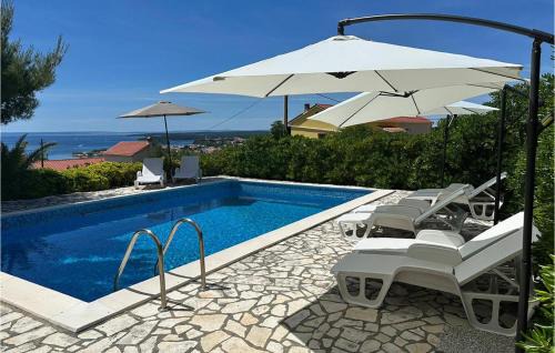 Palit Apartment | 3 Bedroom Awesome Apartment In Rab