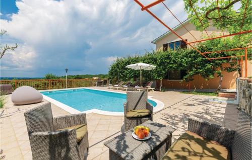 Presika House | 3 Bedroom Nice Home In Labin