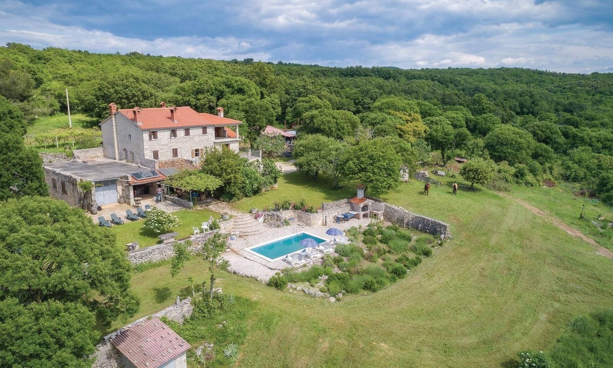 Rasa House | 3 bedroom stunning home in Gora Glusic