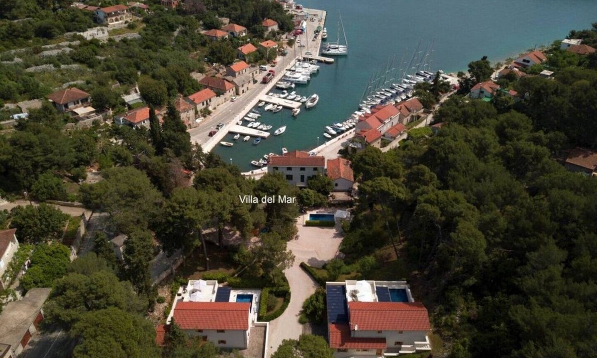 Rogac House | 3 HIGHCLASS VILLAS on the SEA, 3x POOL & BEACH & BIKES & KAYAKS & PRESENTS