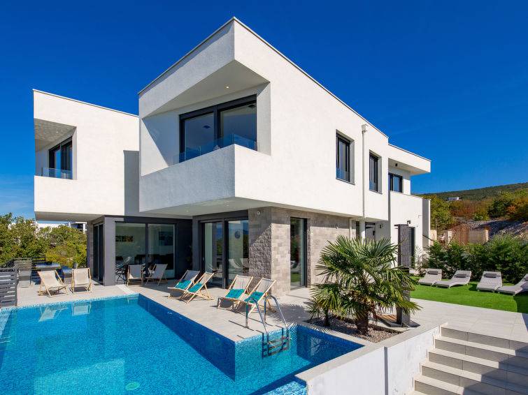 Zurkovo House | 330 m² House ∙ 5 bedrooms ∙ 14 guests