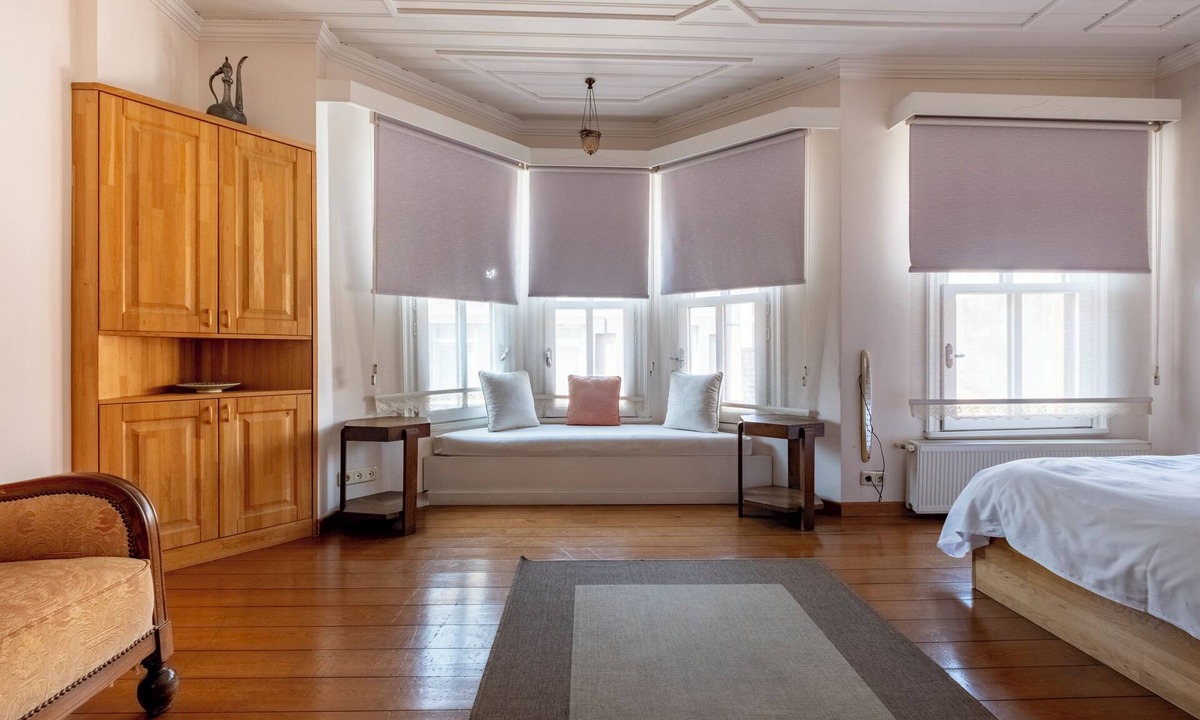 Sultanahmet House | 3BR House w Private Terrace - 3 Bathrooms - 5 Min to Blue Mosque & Hagia Sophia