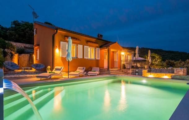 Miholascica House | 4 bedroom accommodation in Miholascica