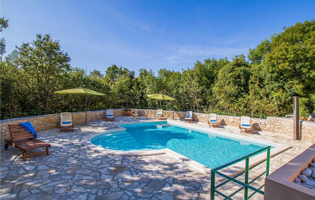 Stanisovi House | 4 bedroom accommodation in Koromacno