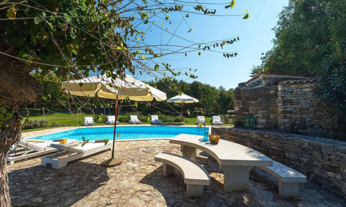Makovci House | 5 bedroom accommodation in Groznjan