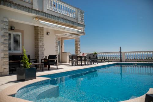 Palit Apartment | 5 Star Luxury 320m2 Apartment with SeaView, Private Pool & Grill House - Ocean Rab