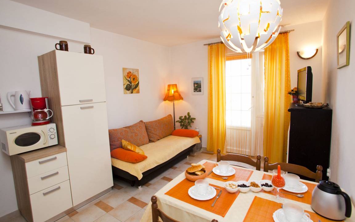 Vrbnik Apartment | 55 m² Apartment ∙ 2 bedrooms ∙ 5 guests