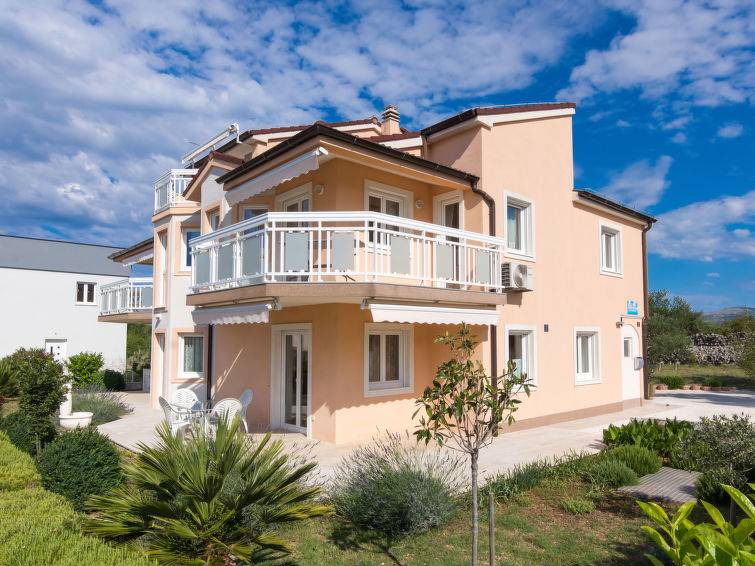 Okrug Gornji Apartment | 58 m² Apartment ∙ 2 bedrooms ∙ 5 guests