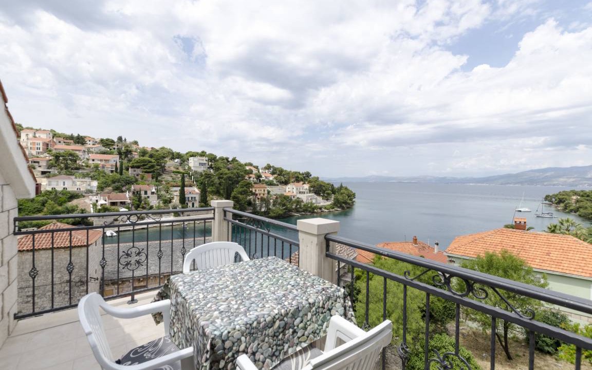 Splitska Apartment | 60 m² Apartment ∙ 2 bedrooms ∙ 5 guests