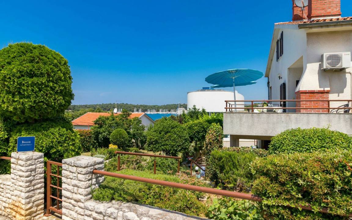 Pjescana Uvala Apartment | 90 m² Apartment ∙ 3 bedrooms ∙ 5 guests