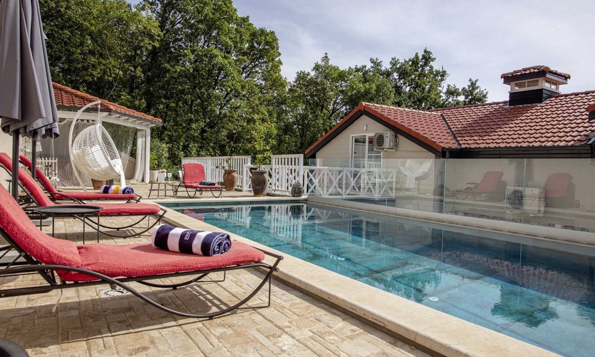 Veprinac Villa | A charming holiday home in Veprinac with a swimming pool