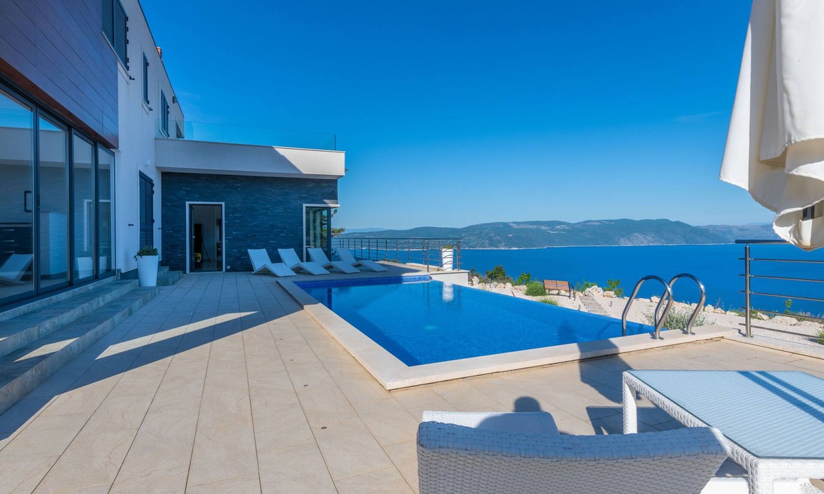 Ripenda Kosi Villa | A magical sea view, a magical villa