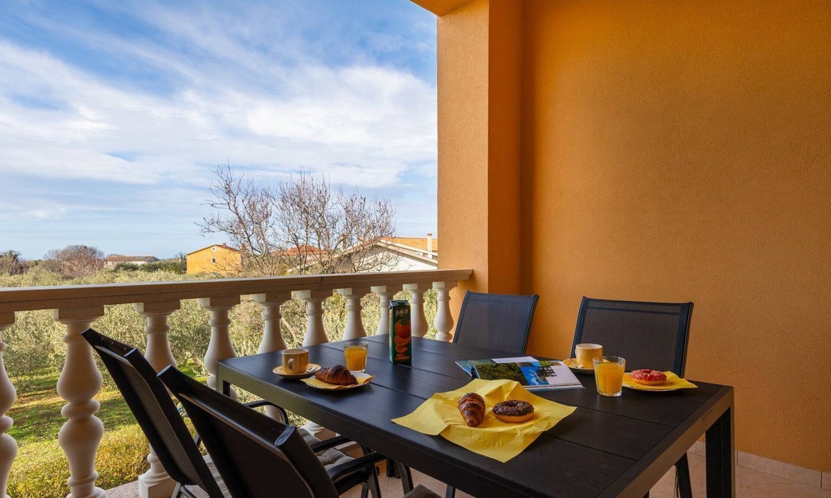 Galizana Apartment | Affordable apartment with stylish interior, baby crib, playground