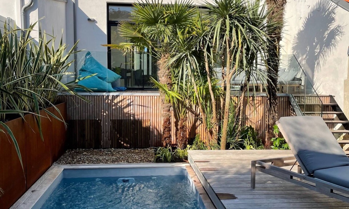 La Rochelle City Centre House | Air-conditioned house 4 ⭐️ swimming pool 4 bedrooms and 3 shower rooms, near old port