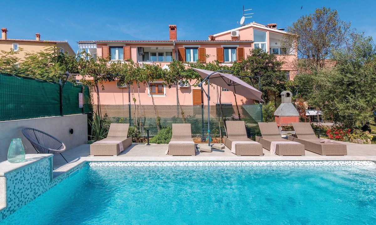 Pomer Apartment | Amazing apartment in Banjole with swimming pool