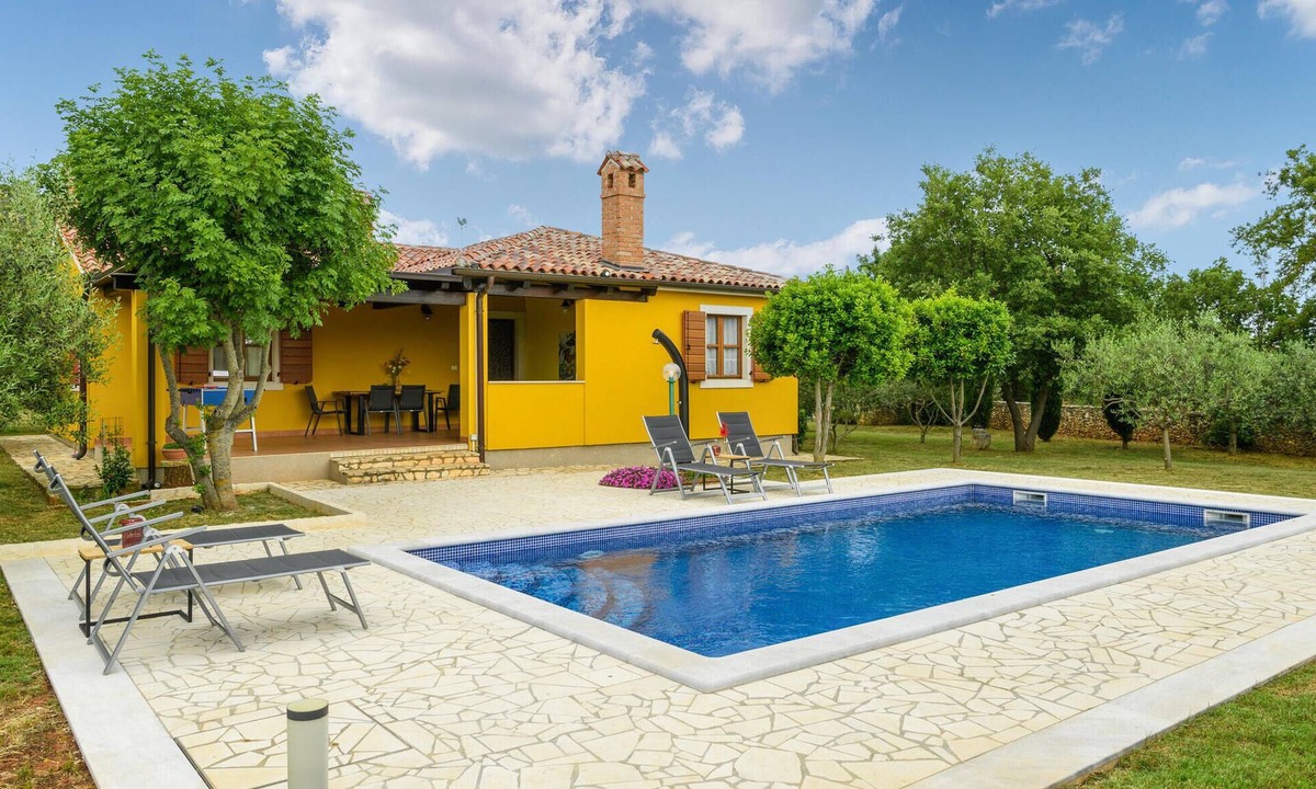 Cokuni House | Amazing home in Cokuni
