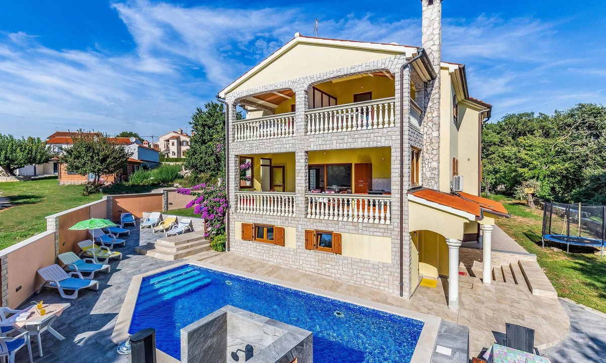 Medulin House | Amazing home in Medulin