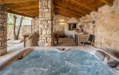 Puntera House | Amazing Home In Puntera With Wifi
