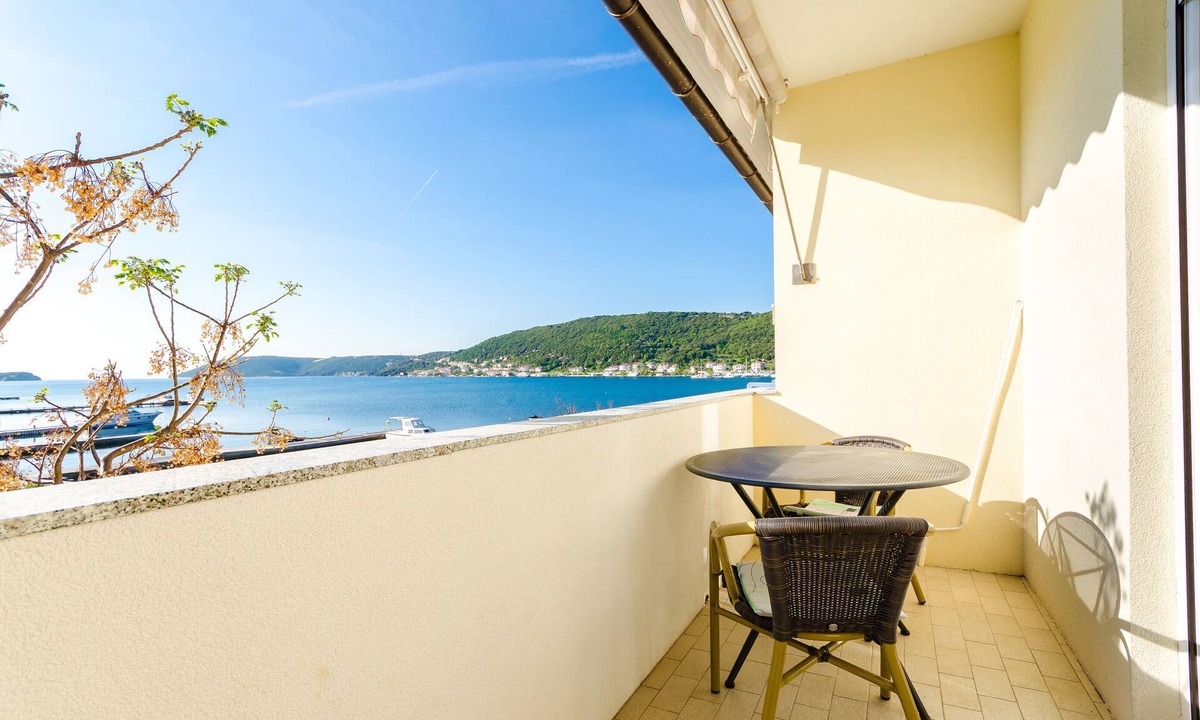Supetarska Draga Apartment | Apartments Darko by the sea (68091-A4) - Supetarska Draga - island Rab