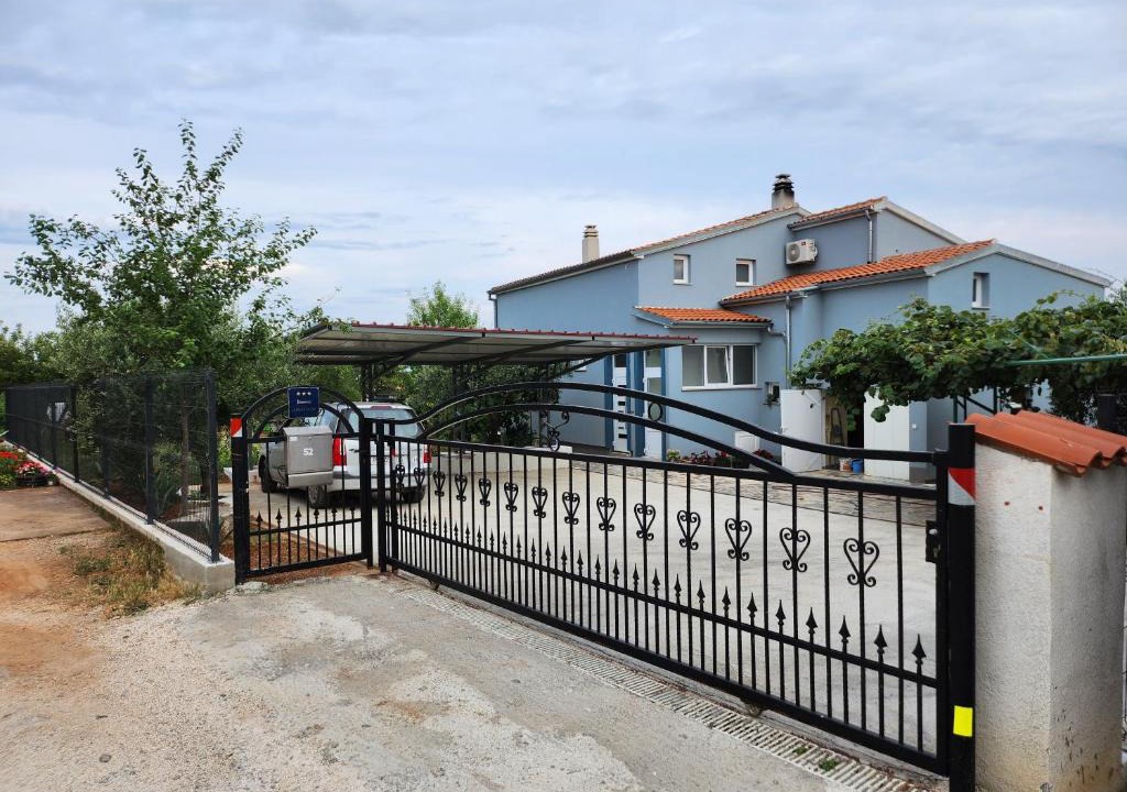 Loborika Apartment | Apartman Emir