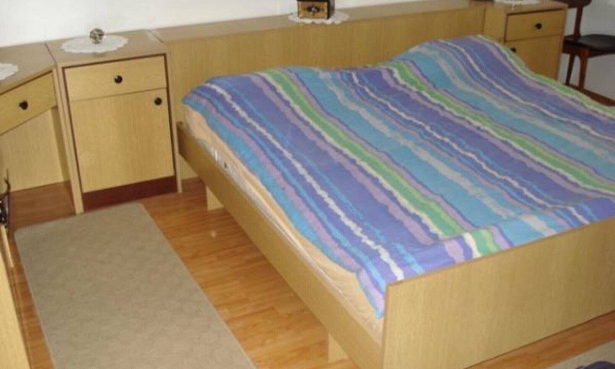 Dugi Rat Apartment | Apartmani Cihorich - Two Bedroom Apartment with Pool