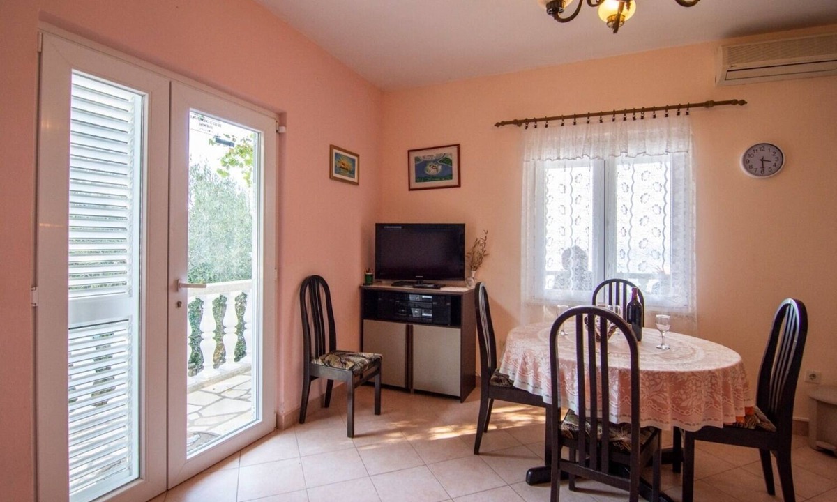 Stomorska Apartment | Apartments Mari (102711-A1) - Stomorska - island Solta