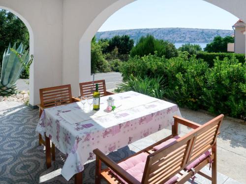 Barbat na Rabu Apartment | Apartment Andrea-3 by Interhome