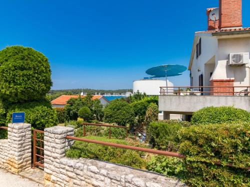 Pjescana Uvala Apartment | Apartment Bellevue-3 by Interhome
