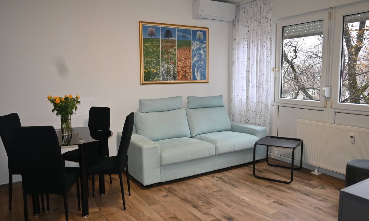 Novi Zagreb Apartment | Apartment Blue Doors