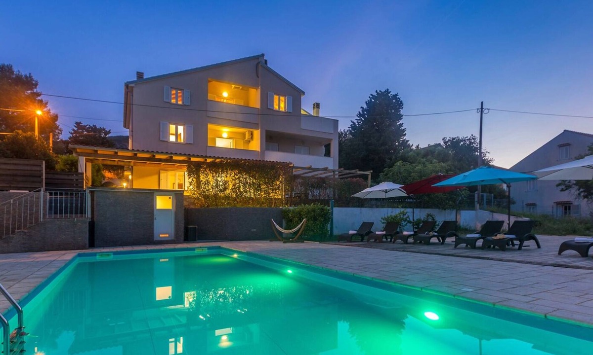 Nerezine Apartment | Apartment CLAIRE with large heated pool (50m2) and sea view in a quiet location in Nerezine on the island of Lošinj