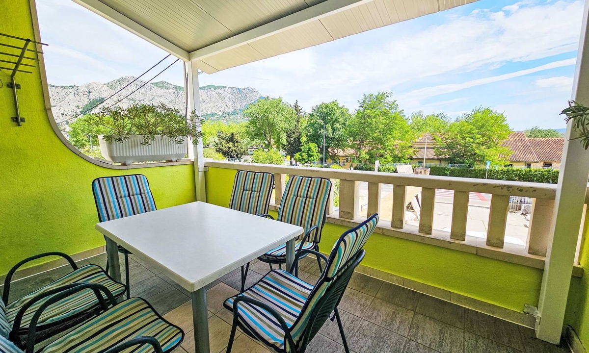 Omis Apartment | Apartment Dajak by Interhome