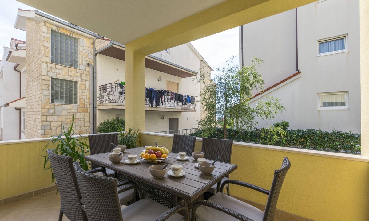 Omis Apartment | Apartment Dora (46141-A1) - Duce