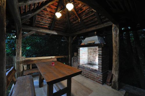 Generalski Stol Apartment | Apartment Drvena kuca Mreznica