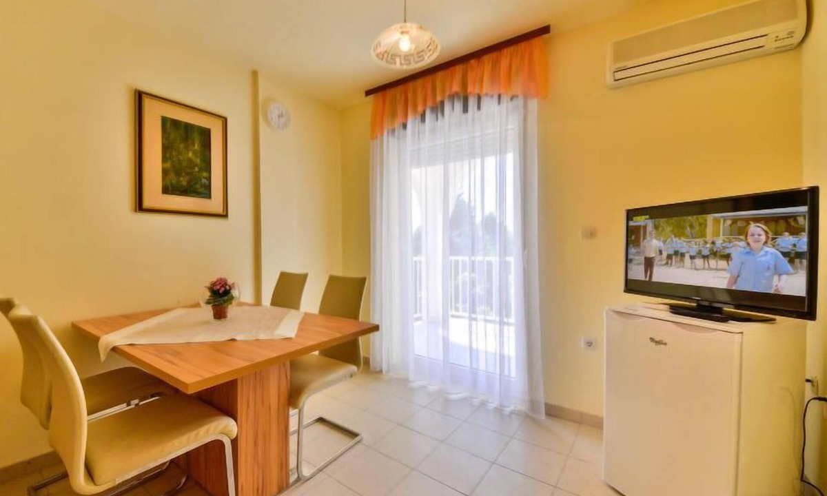 Banjol Apartment | Apartment Fani by Interhome