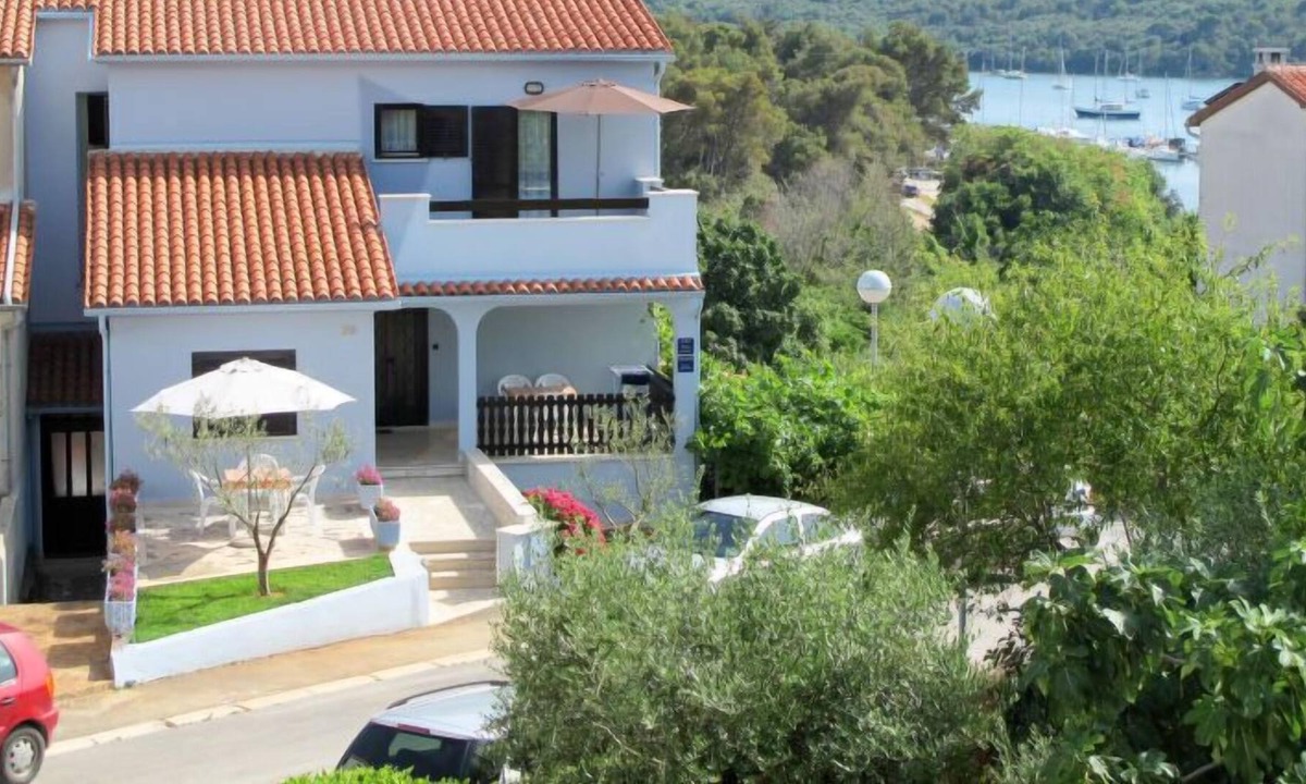 Vinkuran Apartment | Apartment Hula (PUL248) in Pula - 3 persons, 1 bedrooms