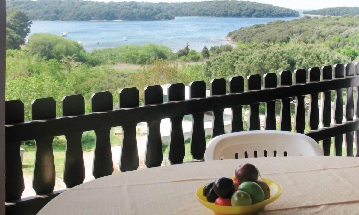 Vinkuran Apartment | Apartment Hula (PUL249) in Pula - 4 persons, 1 bedrooms