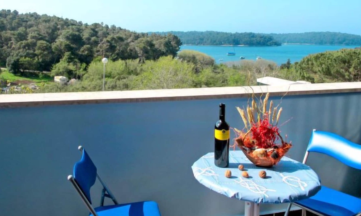 Vinkuran Apartment | Apartment Hula (PUL252) in Pula - 2 persons, 1 bedrooms